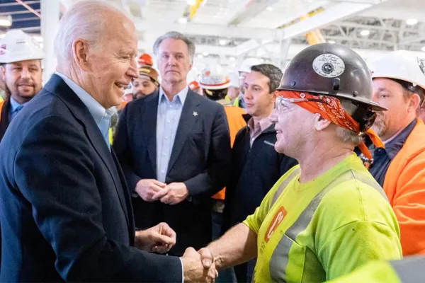 20200921-lee-biden-main.jpg